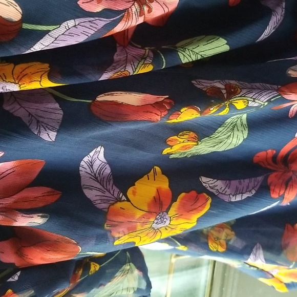 Floral Women's Top - Multicolor - Picture 7 of 9